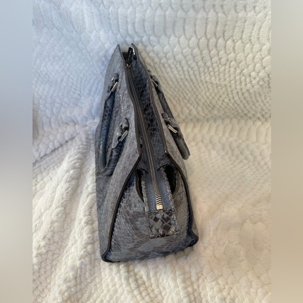 Michael Kors Riley Python Satchel
Snakeskin Embossed Leather Blue/Gray Strap - Picture 4 of 13